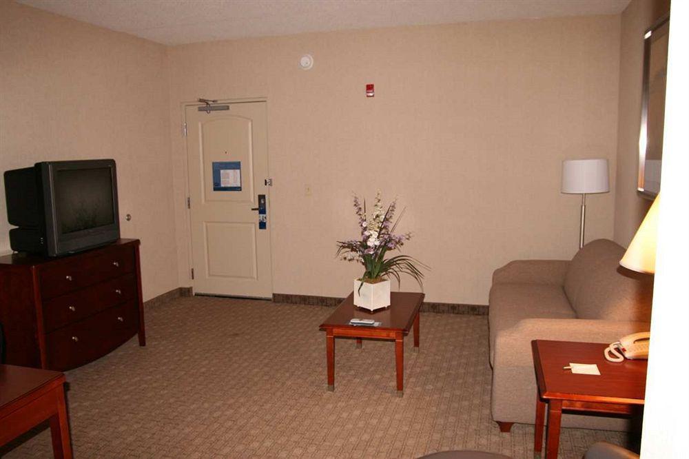Hampton Inn Луисбърг Стая снимка