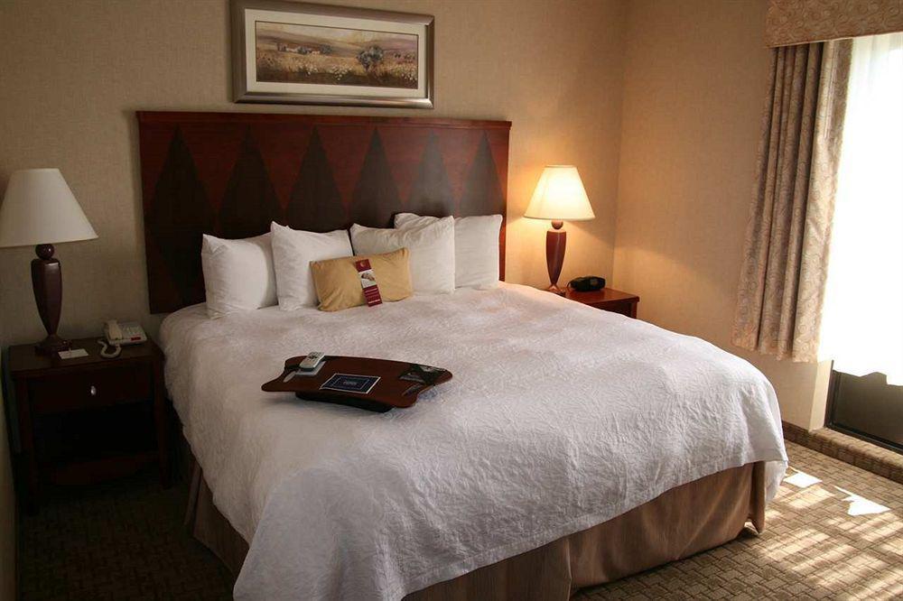 Hampton Inn Луисбърг Стая снимка