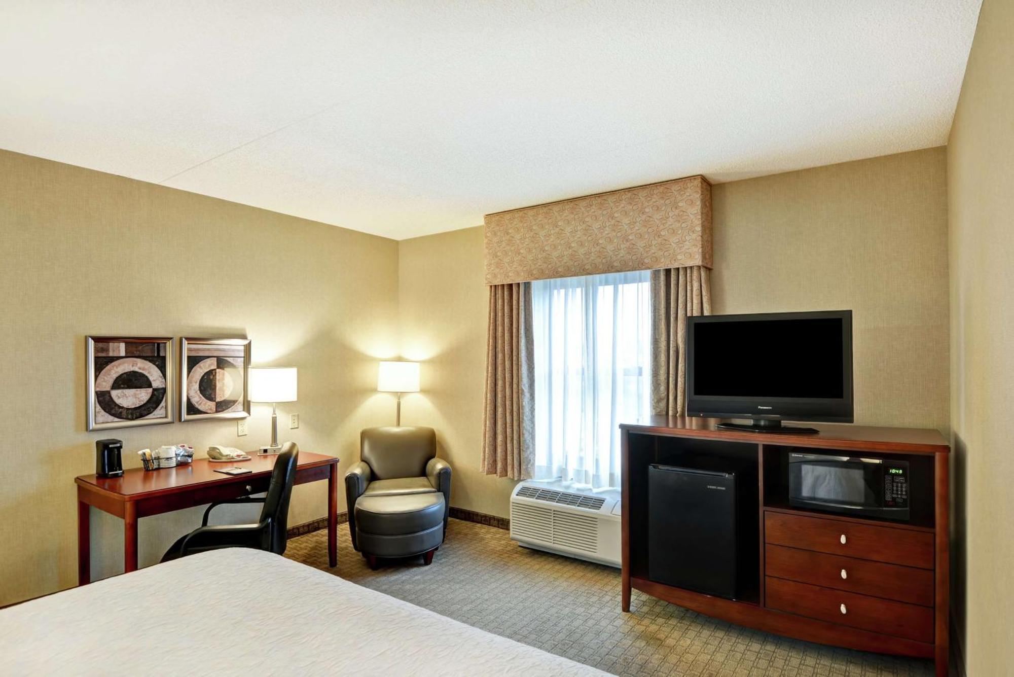 Hampton Inn Луисбърг Екстериор снимка