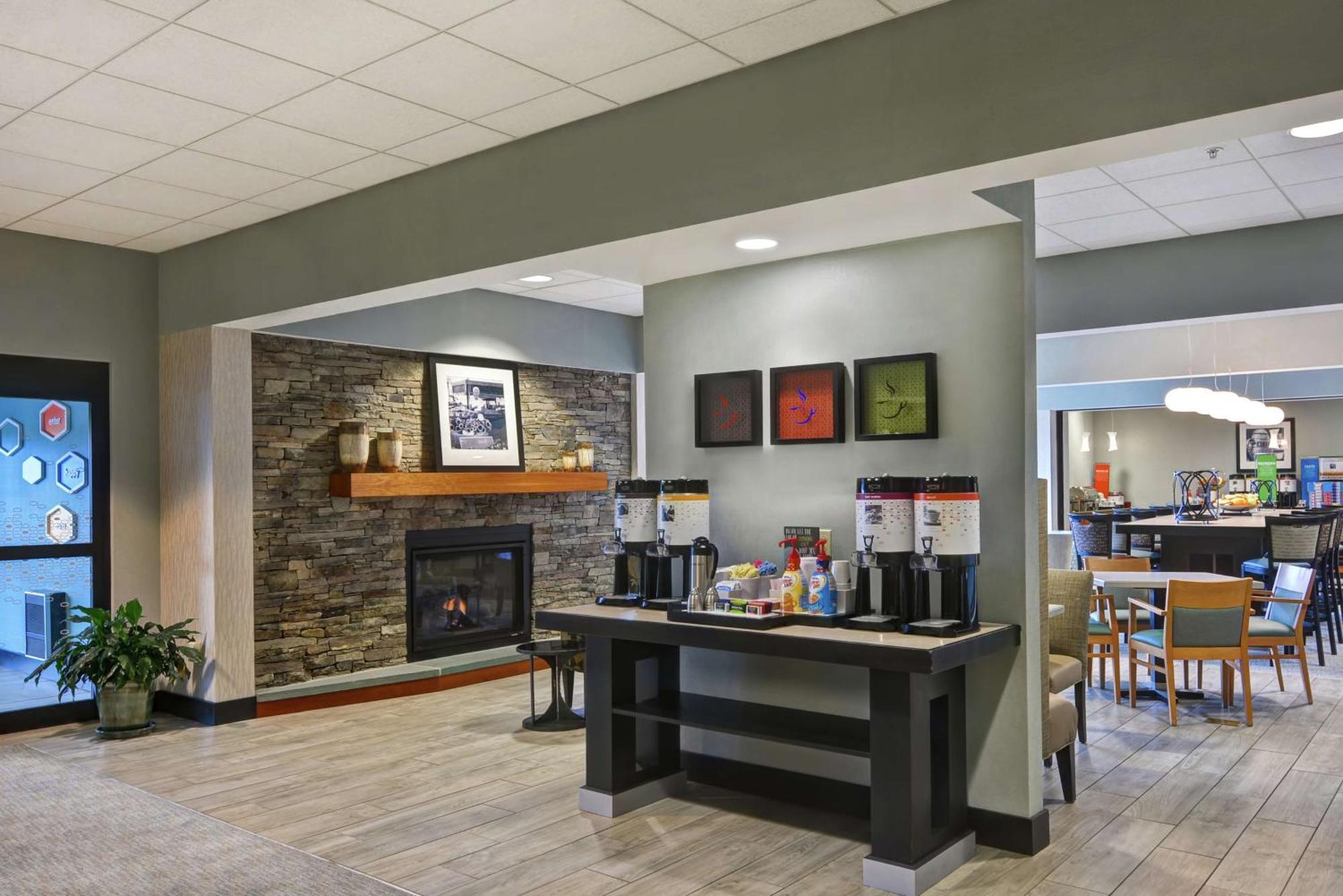 Hampton Inn Луисбърг Екстериор снимка